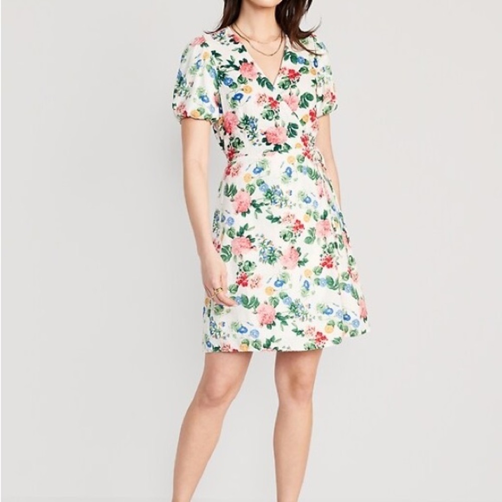 🌺OLD NAVY FLORAL PUFF SLEEVES MINI WRAP DRESS